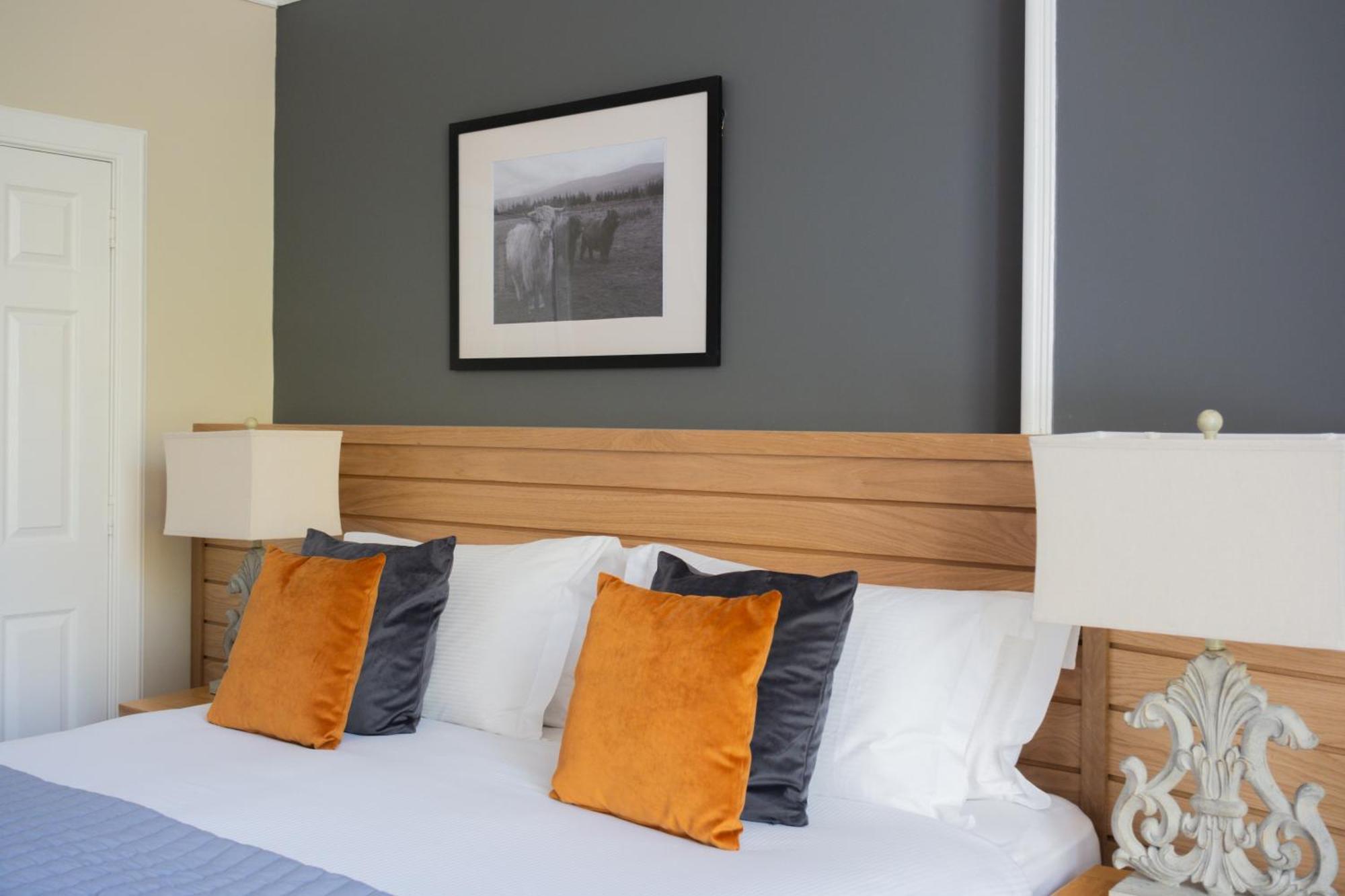 Glen Mhor Hotel At Uile-Bheist 'Brewstillery' Инвернес Екстериор снимка