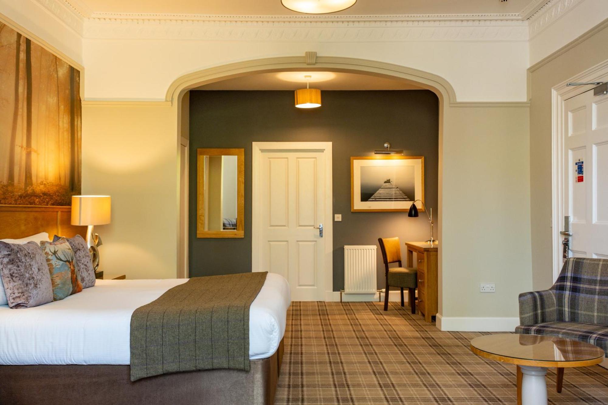 Glen Mhor Hotel At Uile-Bheist 'Brewstillery' Инвернес Екстериор снимка